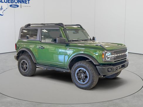 Used 2022 Ford Bronco Badlands AWD/4WD image 3
