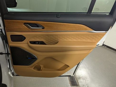 Used 2023 Jeep Grand Cherokee L Summit image 22