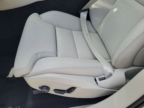 New 2024 Volvo XC90 T8 Ultimate w/ Protection Package Premier image 12