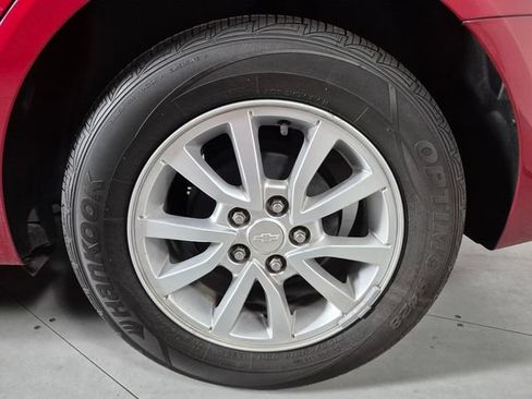 Used 2018 Chevrolet Sonic LT w/ Convenience Package FWD image 11
