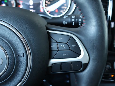 Used 2019 Jeep Compass Limited FWD image 32