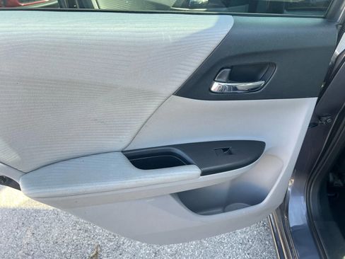 Used 2016 Honda Accord LX image 22