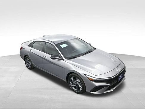 Used 2025 Hyundai Elantra Sport FWD image 22