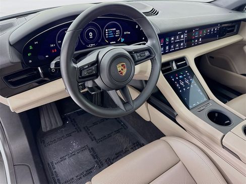 Used 2023 Porsche Taycan image 4