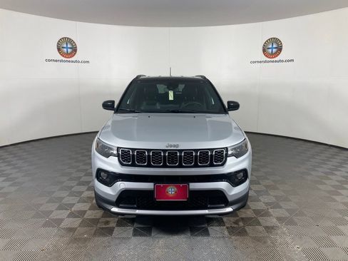 Used 2025 Jeep Compass Limited image 16