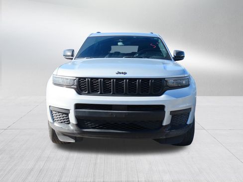 Used 2023 Jeep Grand Cherokee L Laredo image 2