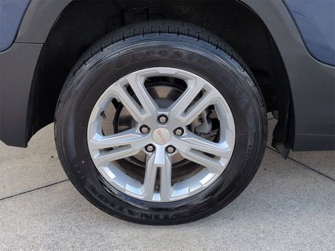 Used 2022 GMC Terrain SLE w/ Driver Convenience Package image 25