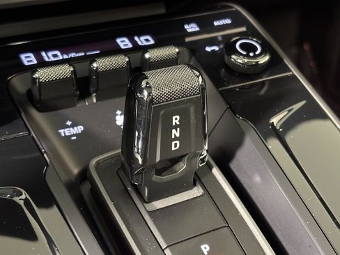 Used 2025 Porsche 911 Carrera image 30