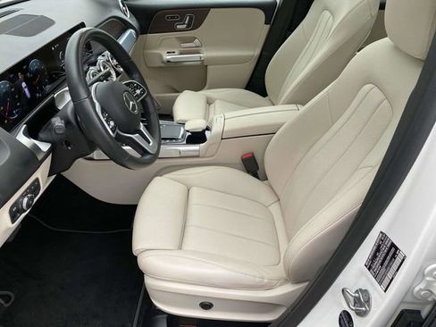 Used 2021 Mercedes-Benz GLB 250 image 18