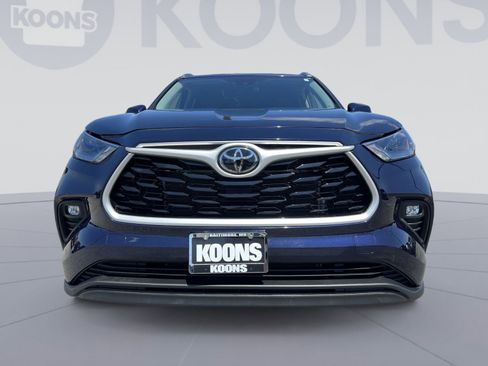 Used 2023 Toyota Highlander LE FWD image 19