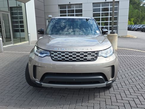 Certified 2025 Land Rover Discovery S image 2