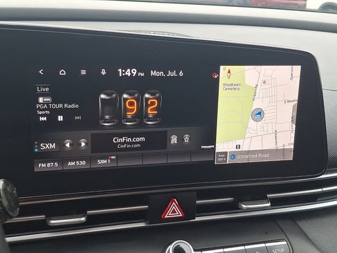 Used 2022 Hyundai Elantra Limited FWD image 17