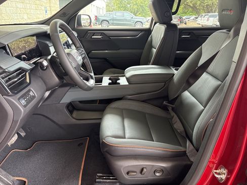 New 2026 GMC Acadia AT4 w/ Luxury Package image 11