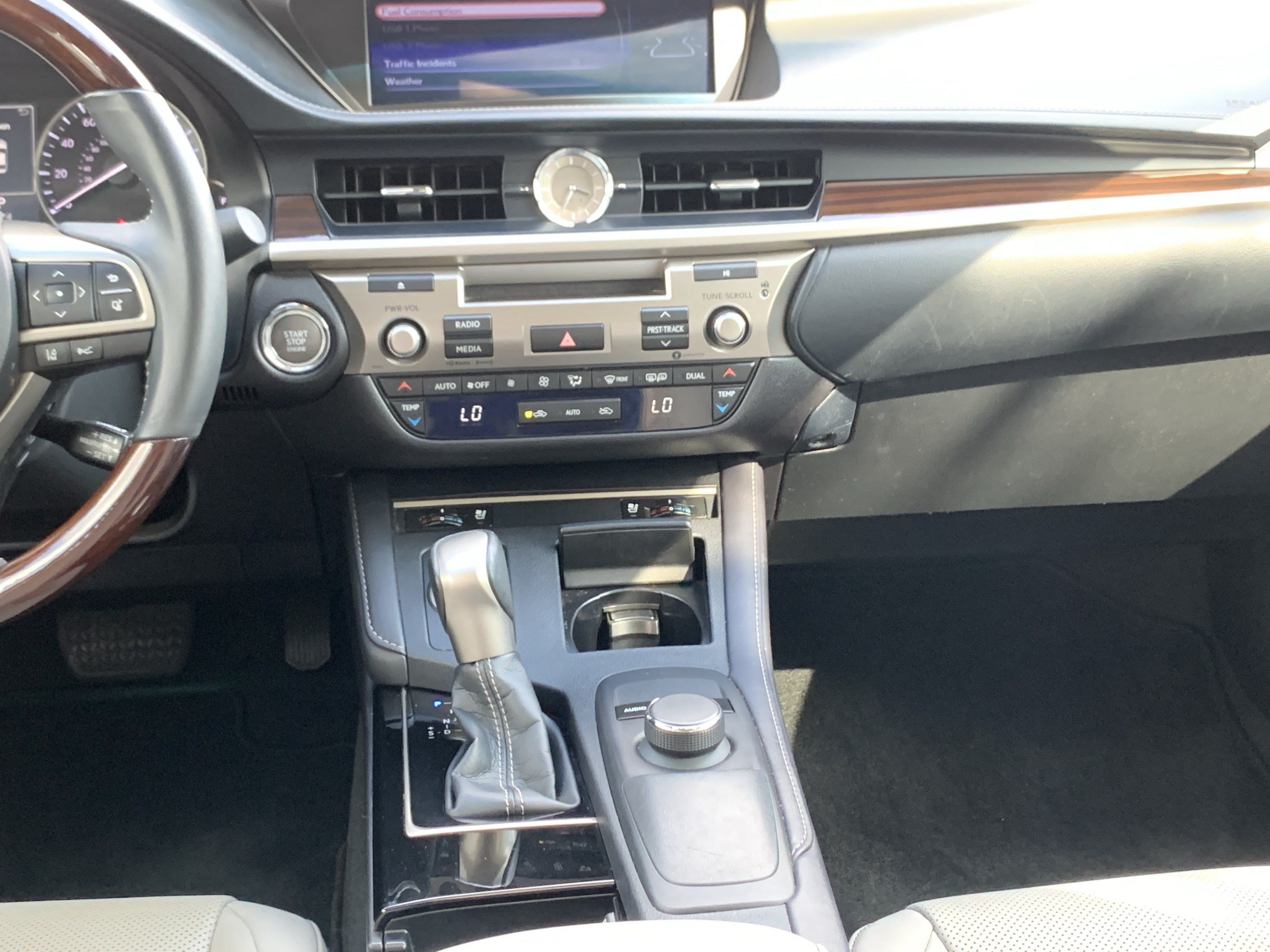 Used 2017 Lexus ES 350 w/ Premium Package FWD image 31