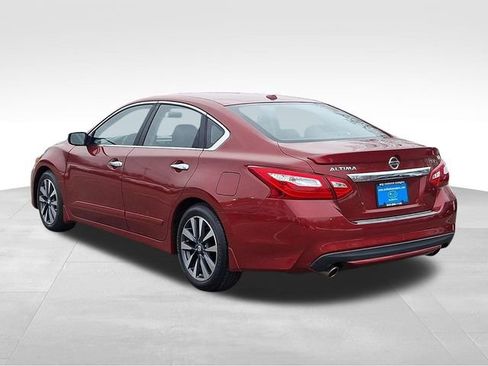 Used 2016 Nissan Altima 2.5 SV image 4