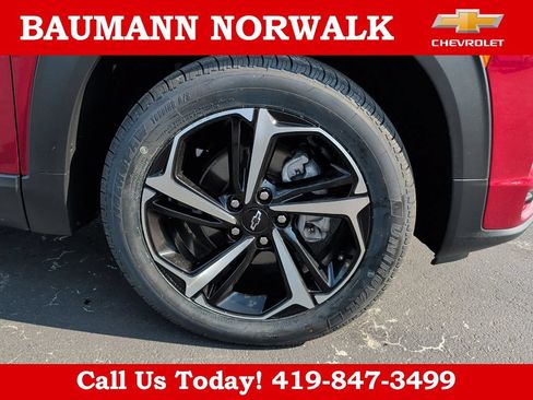 Used 2022 Chevrolet TrailBlazer RS w/ Sun and Liftgate Package AWD/4WD image 9