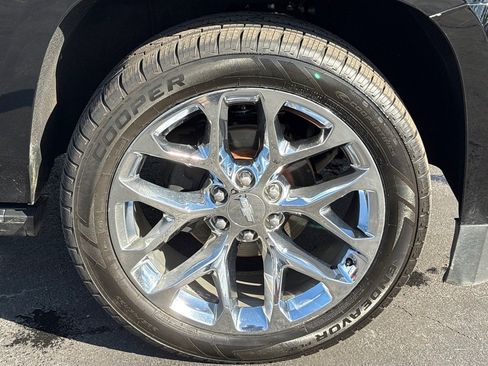 Used 2020 Chevrolet Suburban Premier image 32