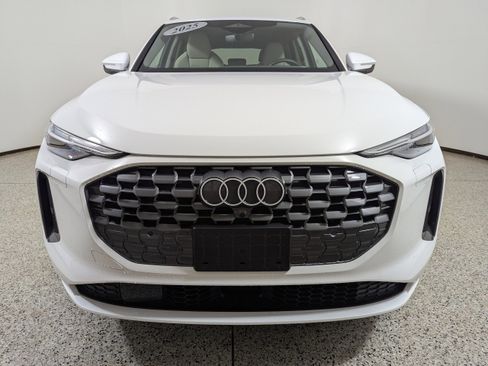 Certified 2025 Audi Q5 Premium w/ Premium Plus AWD/4WD image 2