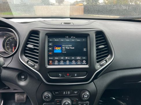 Used 2021 Jeep Cherokee Latitude Lux w/ Sun & Sound Group image 19