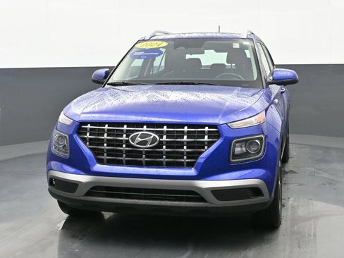 Certified 2024 Hyundai Venue SEL image 7