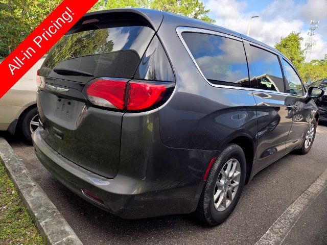 Used 2023 Chrysler Voyager LX FWD image 4