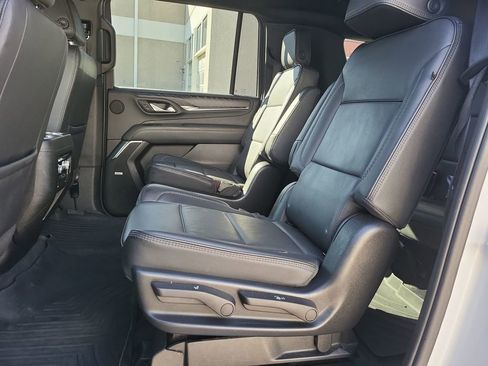Used 2023 GMC Yukon XL Denali image 26