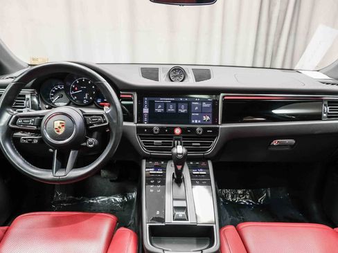 Used 2024 Porsche Macan image 14