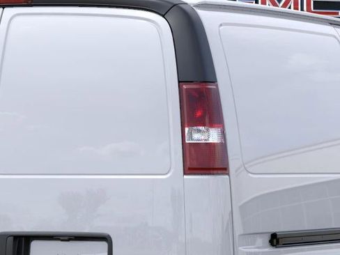 New 2025 GMC Savana 2500 w/ Driver Convenience Package image 38