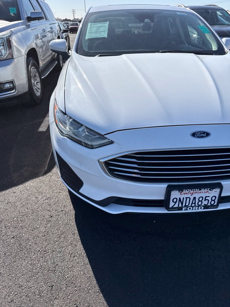 Used 2020 Ford Fusion SE FWD image 3