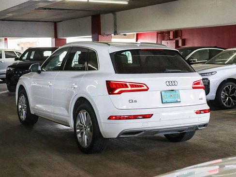 Used 2019 Audi Q5 2.0T Premium Plus w/ Premium Plus Package AWD/4WD image 2