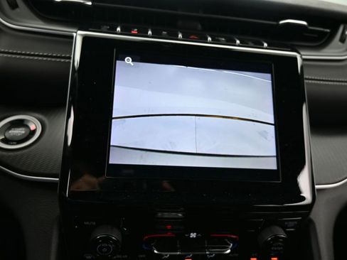 Used 2024 Jeep Grand Cherokee L Laredo image 19