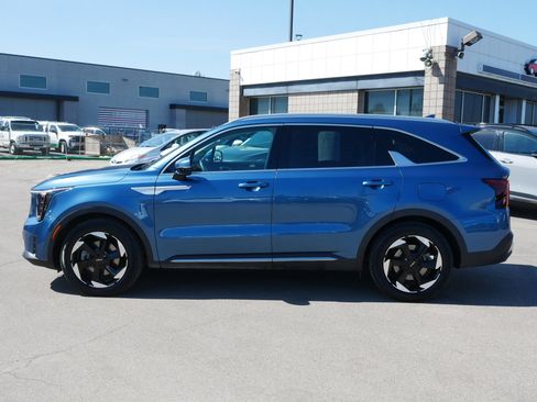 Certified 2025 Kia Sorento EX w/ EX Panoramic Sunroof Package image 4