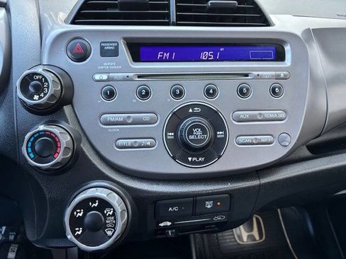 Used 2010 Honda Fit image 6