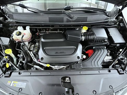 Certified 2023 Chrysler Pacifica Touring-L FWD image 21