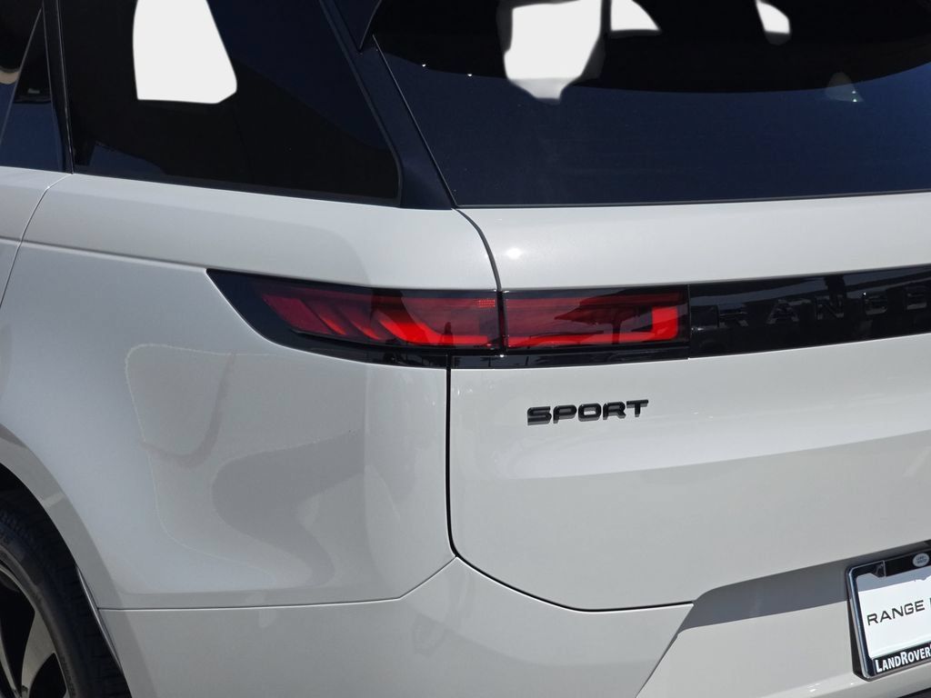 New 2027 Land Rover Range Rover Sport Dynamic SE AWD/4WD image 36