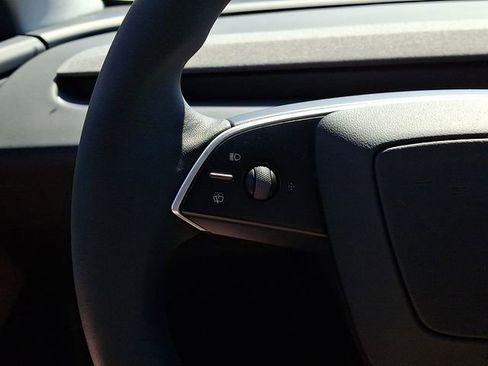Used 2026 Tesla Model Y 2WD image 25