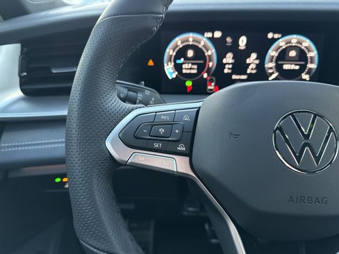 New 2026 Volkswagen Tiguan SE R-Line image 13