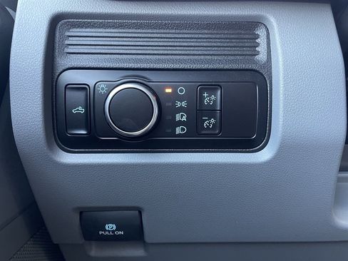 Used 2023 Ford F250 XL image 32