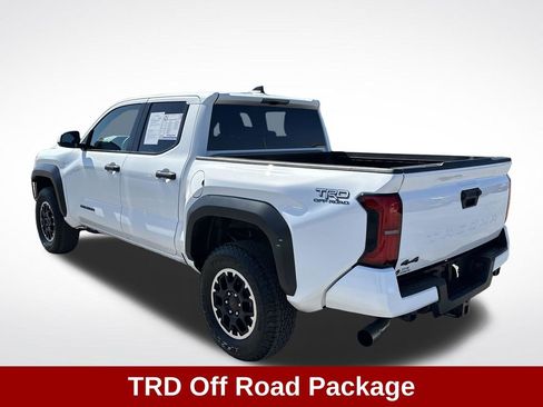 Used 2025 Toyota Tacoma TRD Off-Road AWD/4WD image 4