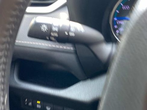 Used 2021 Toyota RAV4 XLE w/ XLE Grade Weather Package AWD/4WD image 21