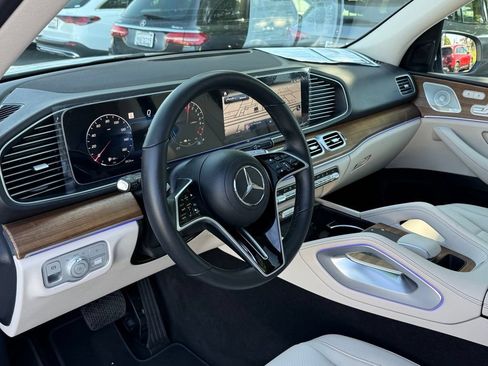 Used 2025 Mercedes-Benz GLE 450e 4MATIC image 21