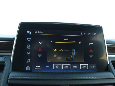 Used 2023 Chevrolet Suburban Premier image 55