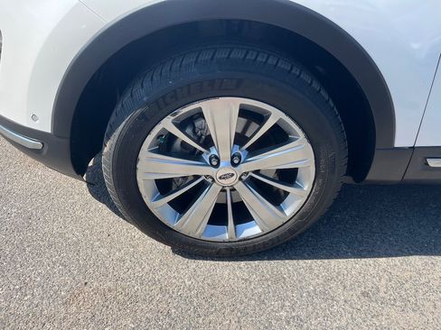 Used 2018 Ford Explorer Limited w/ Equipment Group 301A AWD/4WD image 46