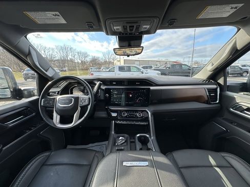 Used 2024 GMC Sierra 2500 Denali w/ Denali Reserve Package image 3