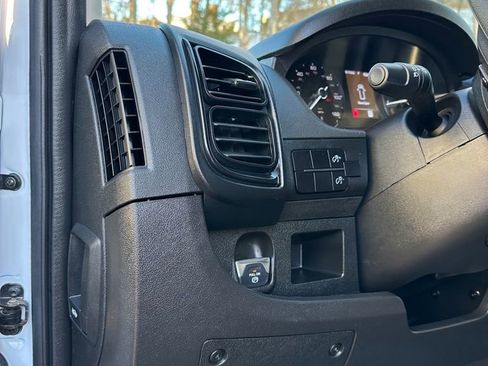 Used 2023 RAM ProMaster 2500 image 12