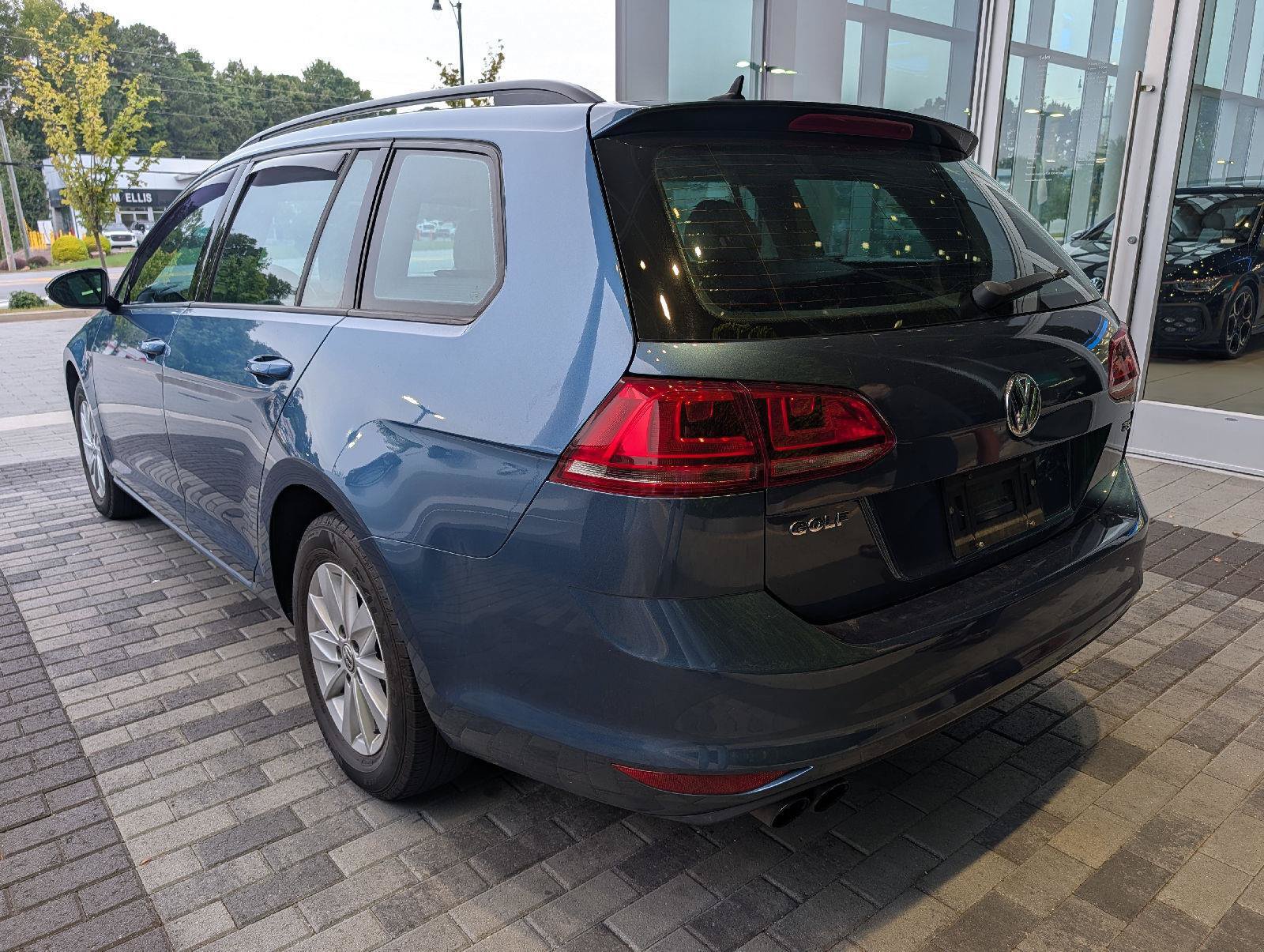 Used 2016 Volkswagen Golf S FWD image 16