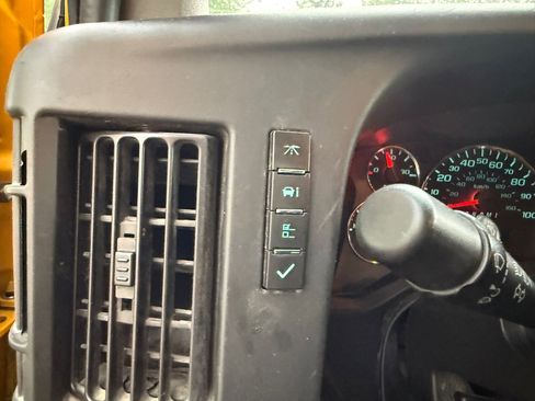 Used 2019 GMC Savana 3500 Extended w/ Driver Convenience Package image 13