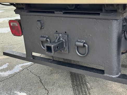 Used 2016 Ford F550 4x4 Regular Cab Super Duty w/ Power Equipment Group image 21