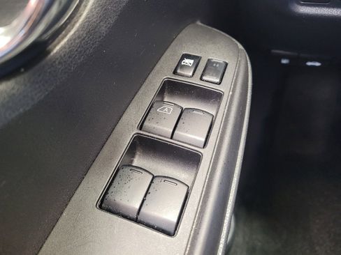 Used 2019 Nissan Versa Note SV FWD image 27