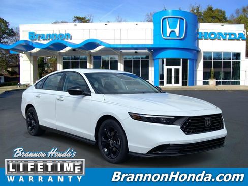 New 2025 Honda Accord SE image 1